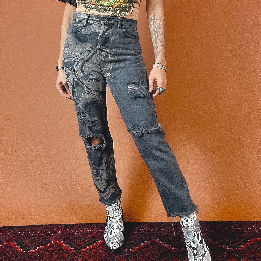 PacSun Reworked Marble Painted Distressed High Rise Crop Jeans Size 25 / 26"
